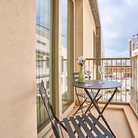 Stylish Apartment In Tigne Point スリーマ エクステリア 写真