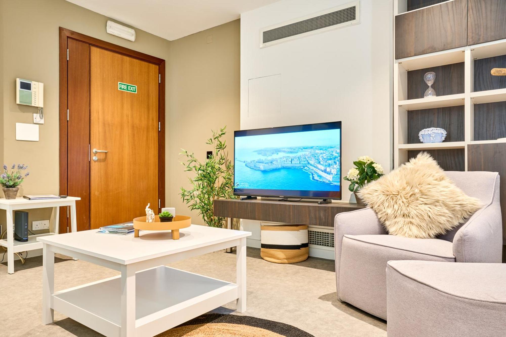 Stylish Apartment In Tigne Point スリーマ エクステリア 写真