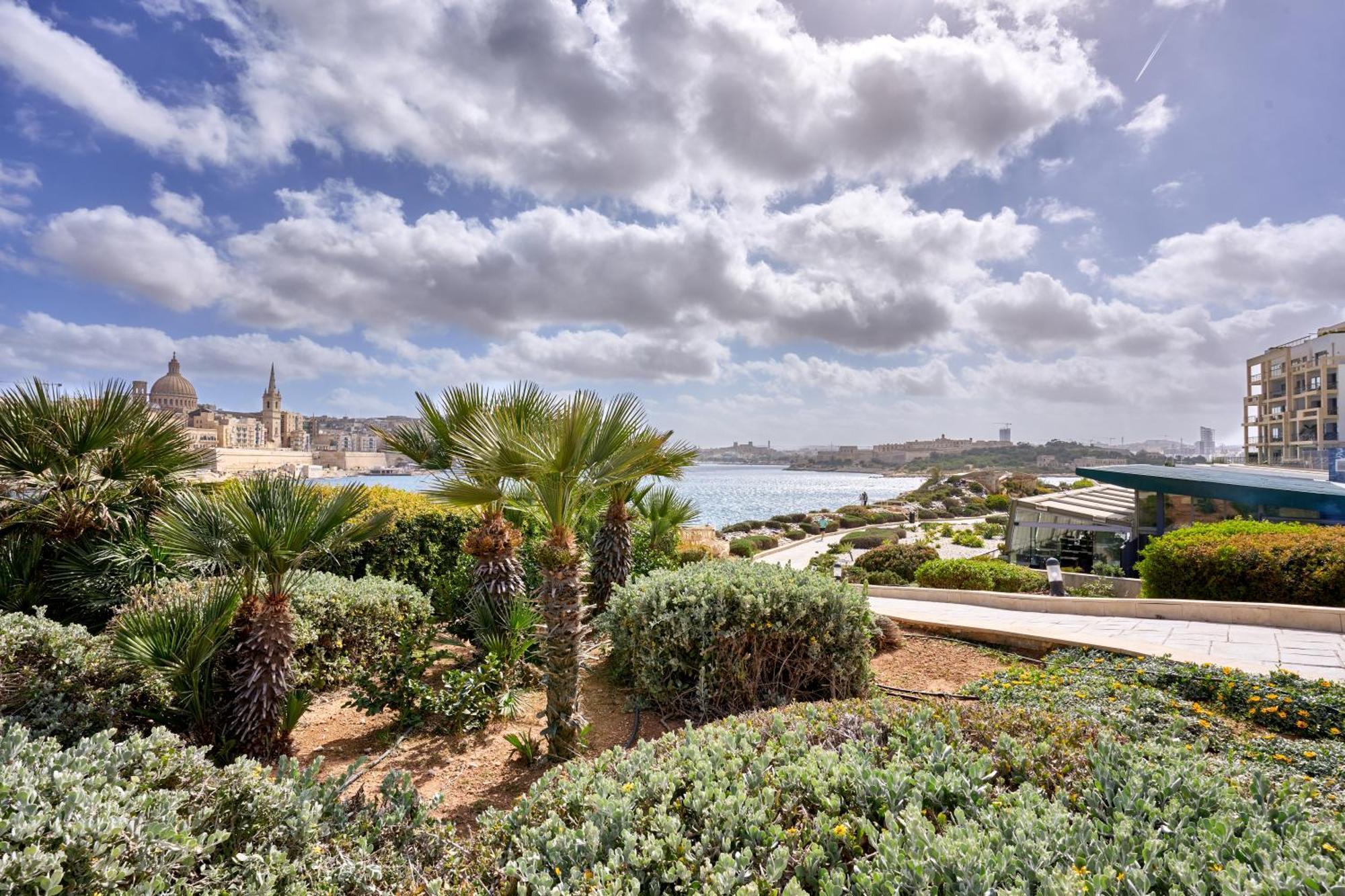 Stylish Apartment In Tigne Point スリーマ エクステリア 写真