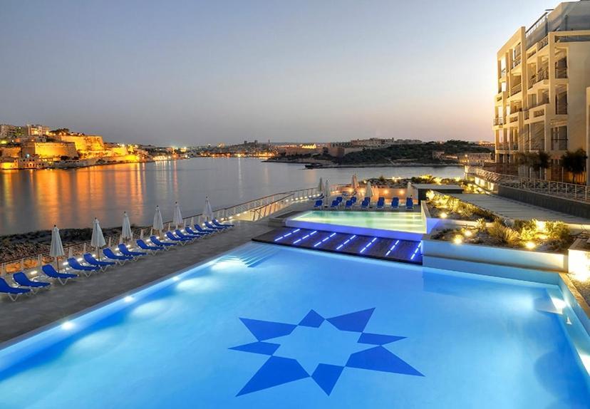 Stylish Apartment In Tigne Point スリーマ エクステリア 写真